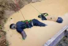 Photo of Bodies of two drowned policemen in Oda River found