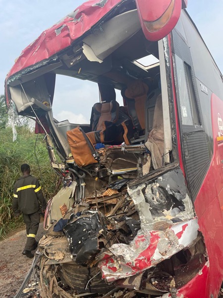 One dead, 37 injured in gory accident on Accra-Kumasi Highway - Otec ...
